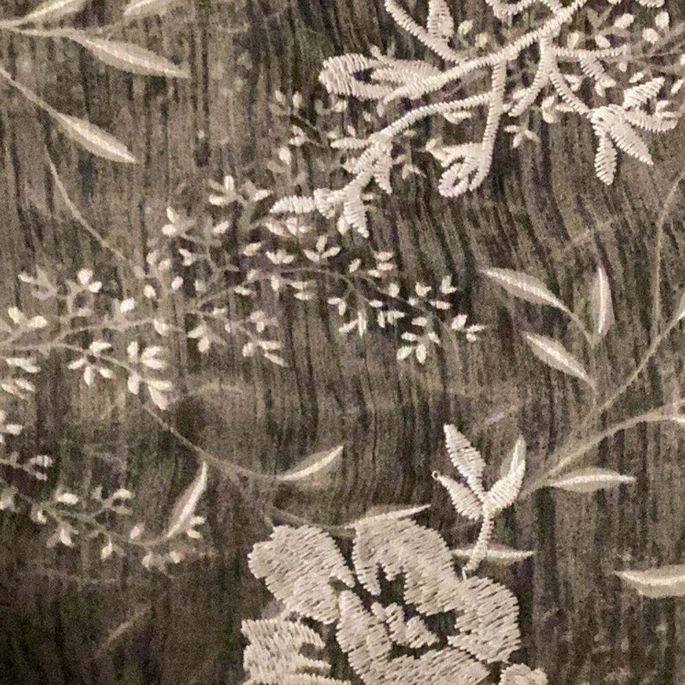 Lulu’s Flowered Blouse - Picture 3 of 5